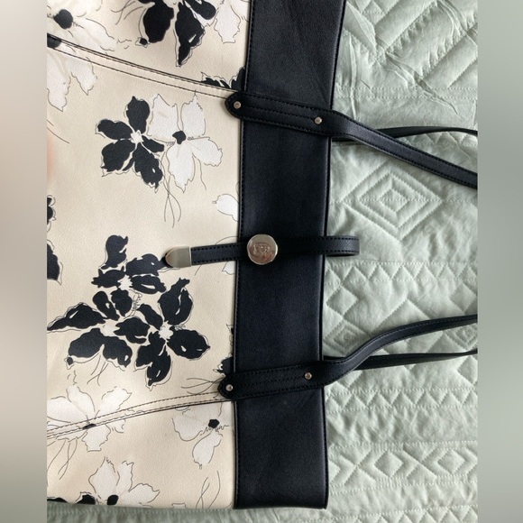 Chaps Floral Black and Cream Tote Bag - Picture 6 of 16